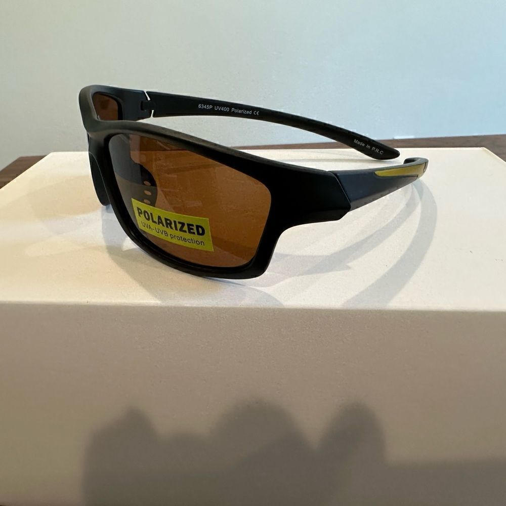 Razor Style Sporty Sunglasses, Plastic Frames, Polarized Lenses, UVA-UVB Protect - Picture 6 of 7